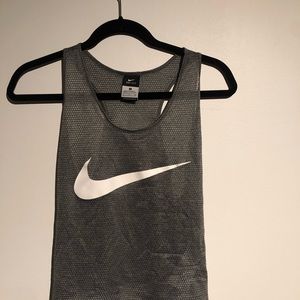 Nike cropped mesh tank